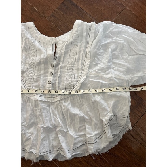 We The Free White Crinkled Gauze Peasant Blouse Puff Sleeve Button Front Top - Picture 2 of 7